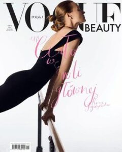Vogue okładka sierpień 2021