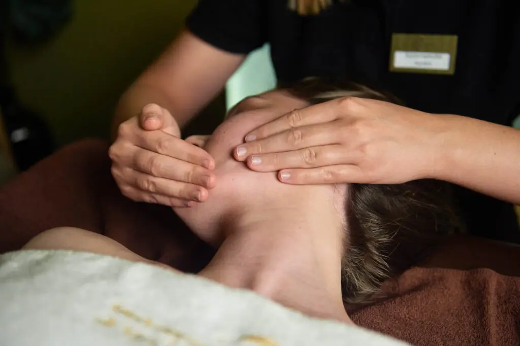 Fizjoterapia stawów skroniowo-żuchwowych