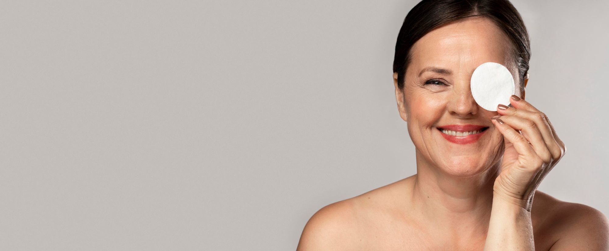 Bioregeneracja skóry dojrzałej – kosmetologia w duchu Longevity, Holispace Warszawa